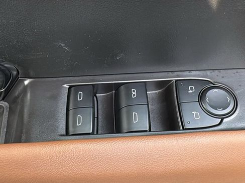 Used 2025 GMC Canyon AT4 w/ Technology Plus Package AWD/4WD image 20