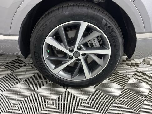 Used 2025 Genesis GV80 2.5T Advanced image 16