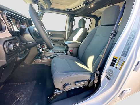 New 2026 Jeep Gladiator Sport AWD/4WD image 22
