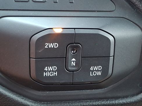 Used 2025 RAM 2500 Big Horn AWD/4WD image 24