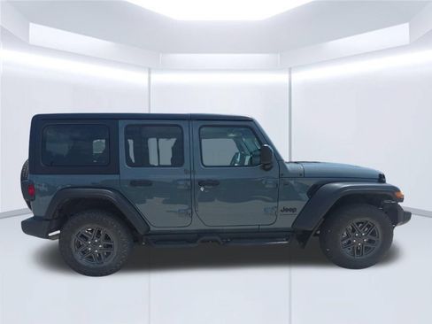 Used 2024 Jeep Wrangler Unlimited Sport AWD/4WD image 8