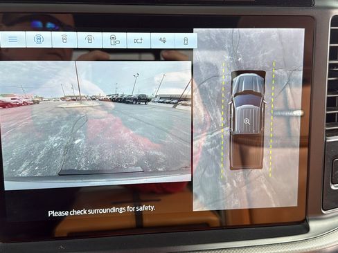 Used 2021 Ford F150 Platinum w/ FX4 Off-Road Package image 32