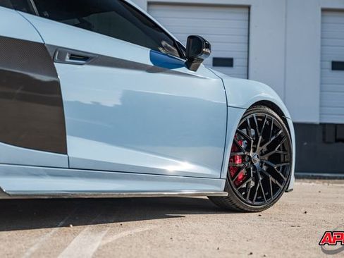 Used 2018 Audi R8 V10 w/ Premium Package image 75