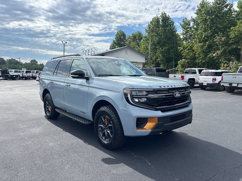 New 2027 Ford Expedition Tremor w/ Driver's Package AWD/4WD image 3