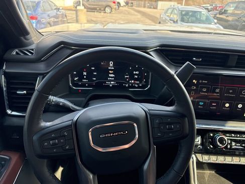 Used 2024 GMC Sierra 2500 Denali Ultimate image 29