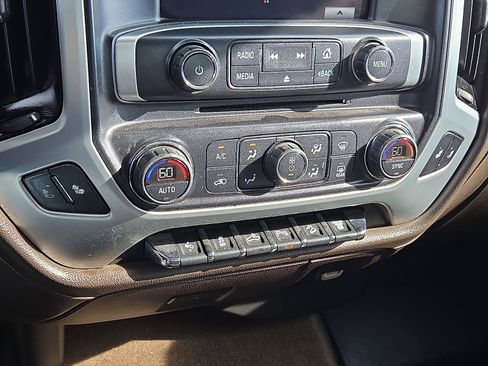 Used 2016 GMC Sierra 2500 SLT w/ Duramax Plus Package image 19