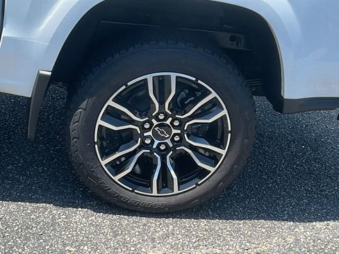 New 2025 Chevrolet Colorado Z71 image 9