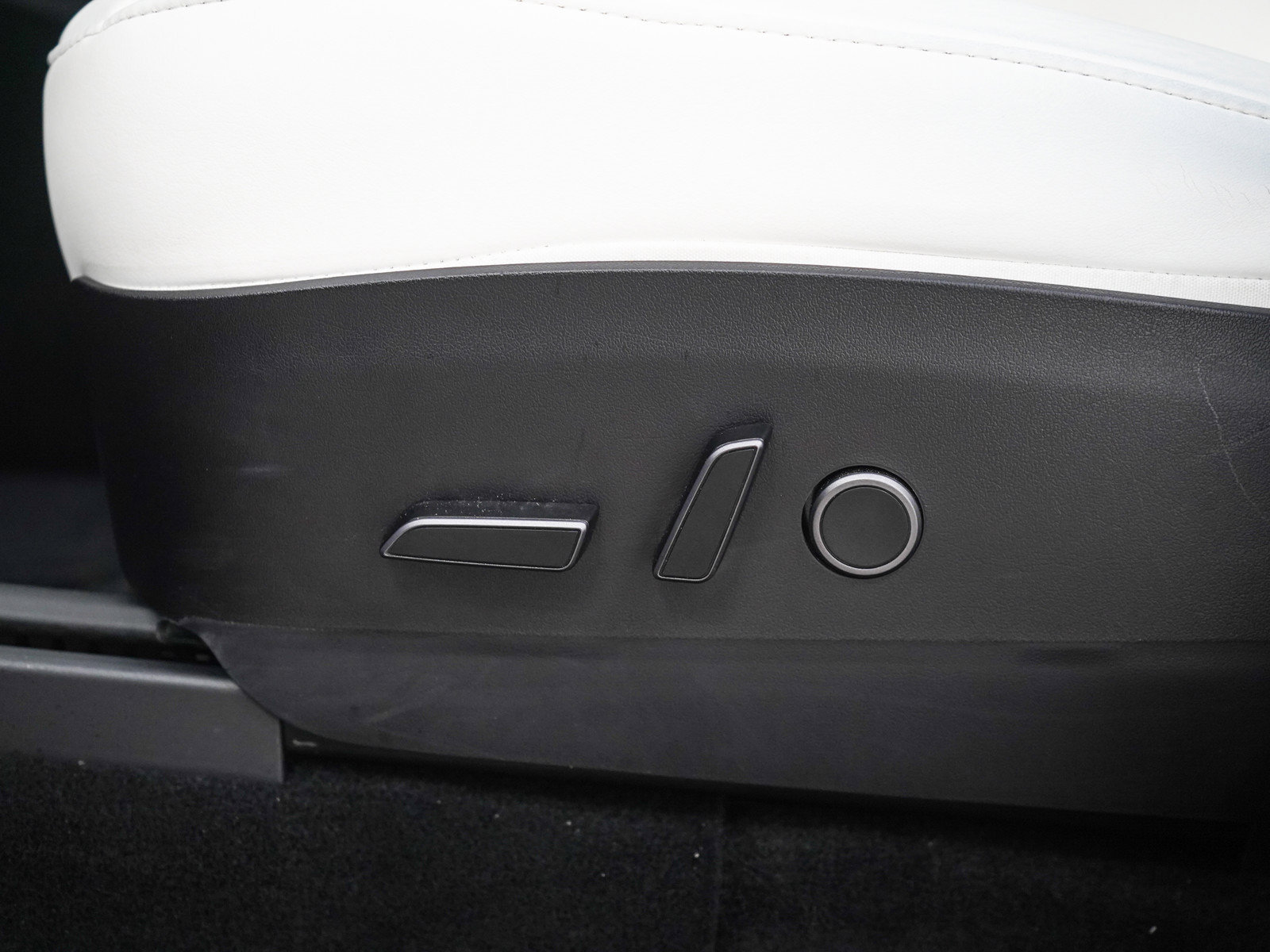 Used 2023 Tesla Model Y Long Range AWD/4WD image 28