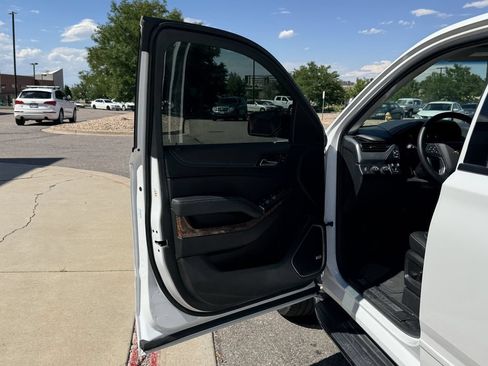 Used 2019 Chevrolet Suburban Premier AWD/4WD image 18