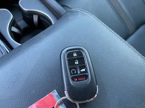 Used 2025 Honda Pilot EX-L image 47