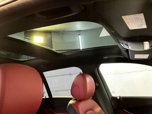 Used 2022 Mercedes-Benz GLC 300 4MATIC image 14