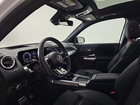 Used 2025 Mercedes-Benz GLB 35 AMG 4MATIC image 9