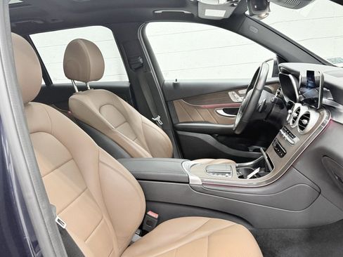 Used 2022 Mercedes-Benz GLC 300 4MATIC w/ AMG Line image 29