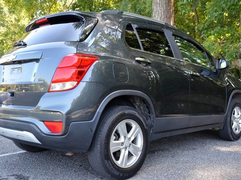 Used 2018 Chevrolet Trax LT w/ LT Convenience Package image 7