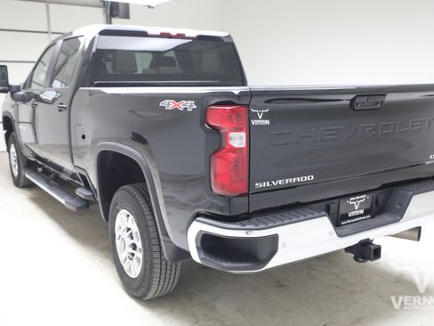 Used 2025 Chevrolet Silverado 2500 LT w/ All Star Edition AWD/4WD image 3