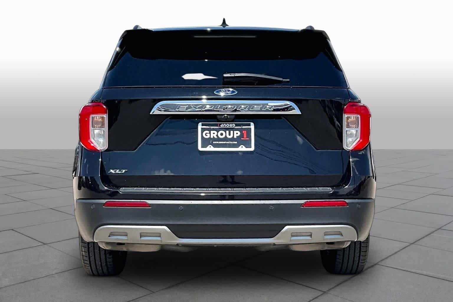 Used 2021 Ford Explorer XLT w/ Equipment Group 202A RWD image 5