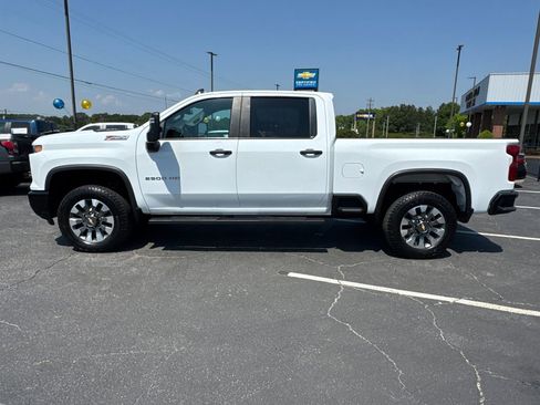 Used 2025 Chevrolet Silverado 2500 Custom w/ Custom Value Package AWD/4WD image 9