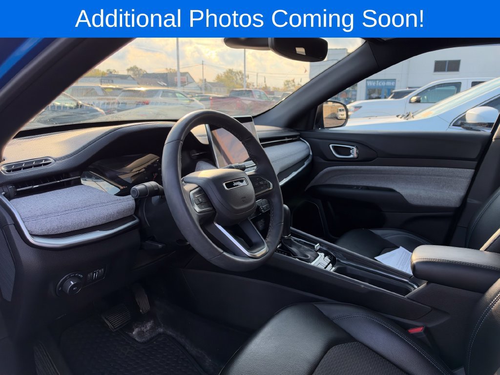 Used 2023 Jeep Compass Latitude w/ Convenience Group AWD/4WD image 8