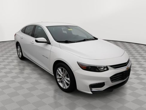 Used 2018 Chevrolet Malibu LT image 23