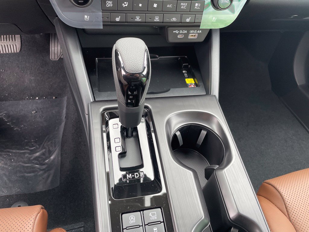 New 2026 Subaru Outback Touring AWD/4WD image 17