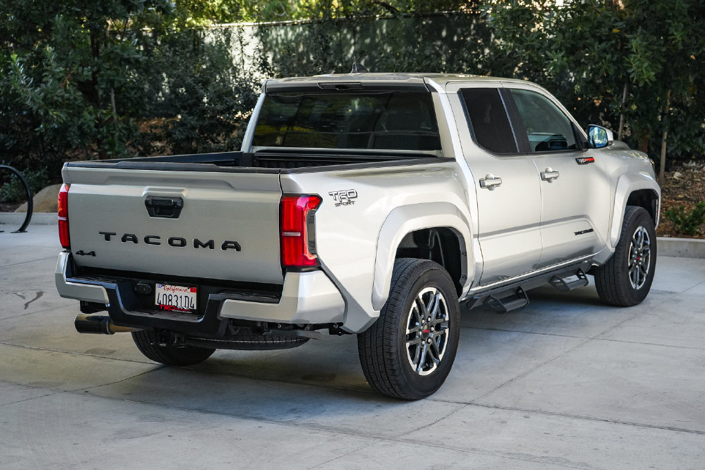Used 2025 Toyota Tacoma TRD Sport AWD/4WD image 6