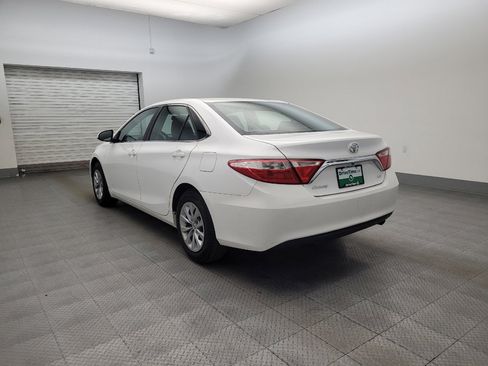Used 2017 Toyota Camry LE image 5