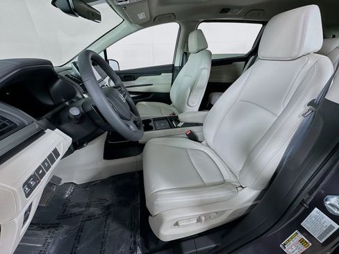 Certified 2026 Honda Odyssey EX-L image 12