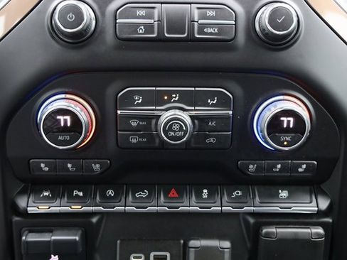 Used 2020 Chevrolet Silverado 1500 High Country w/ Technology Package image 20