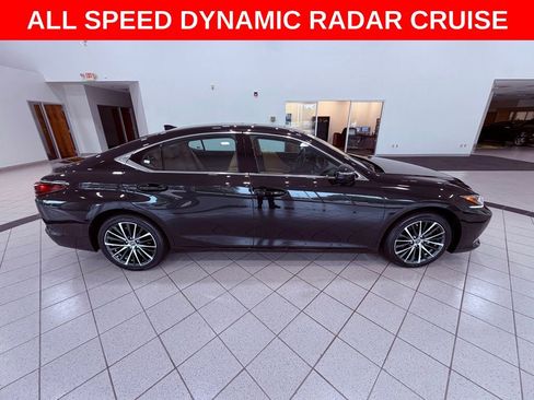 Certified 2024 Lexus ES 350 w/ Premium Package FWD image 9