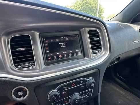 Used 2020 Dodge Charger SXT w/ Leather Interior Group image 16