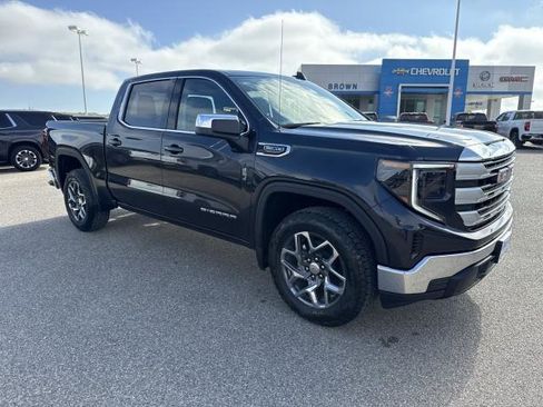New 2026 GMC Sierra 1500 SLE image 11