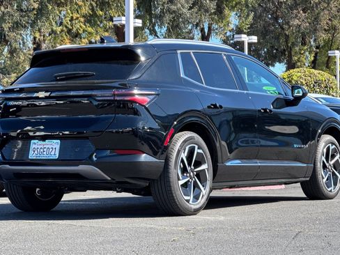 Used 2025 Chevrolet Equinox EV LT w/ Convenience Package image 5