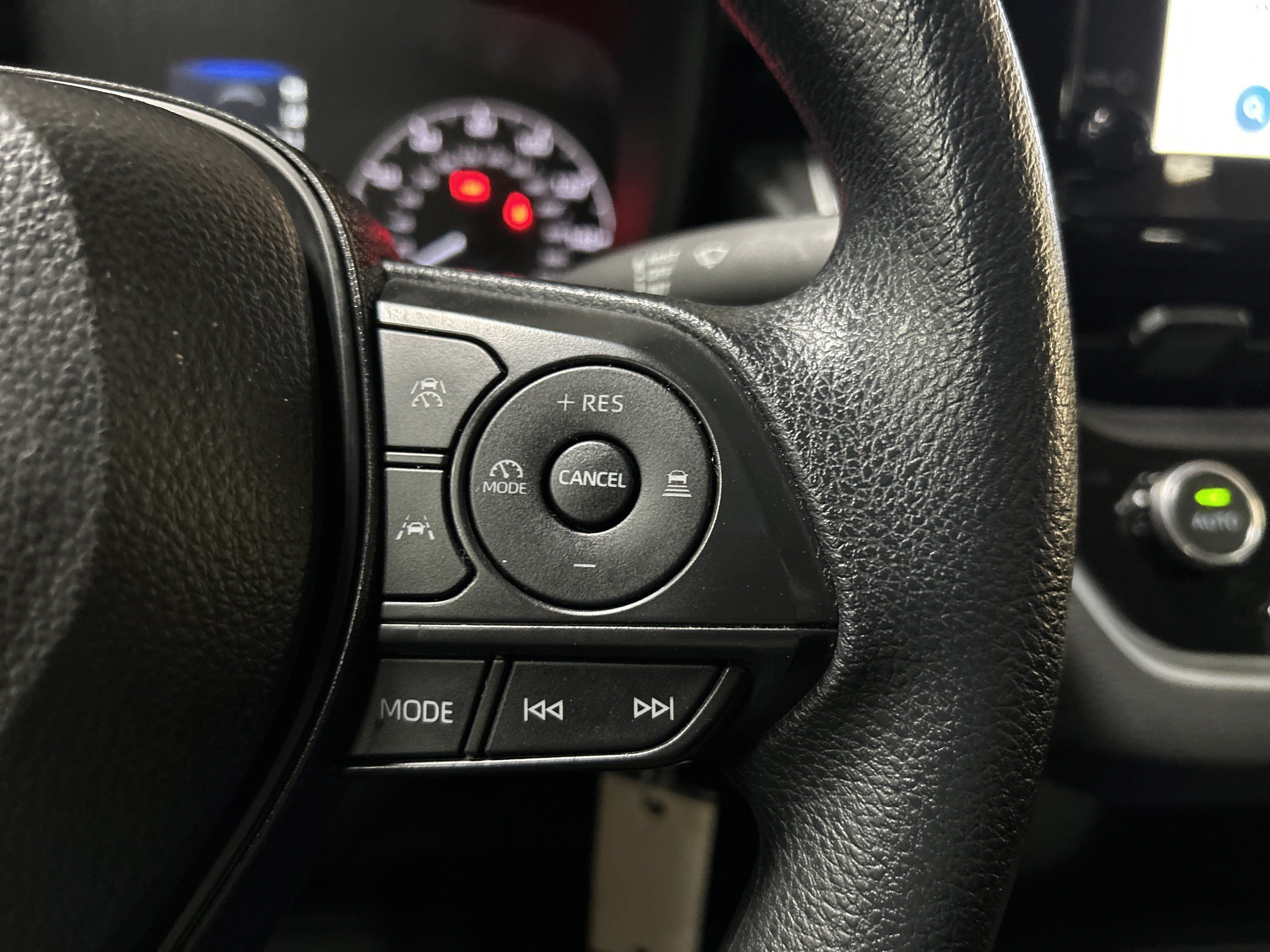 Used 2025 Toyota Corolla LE FWD image 20