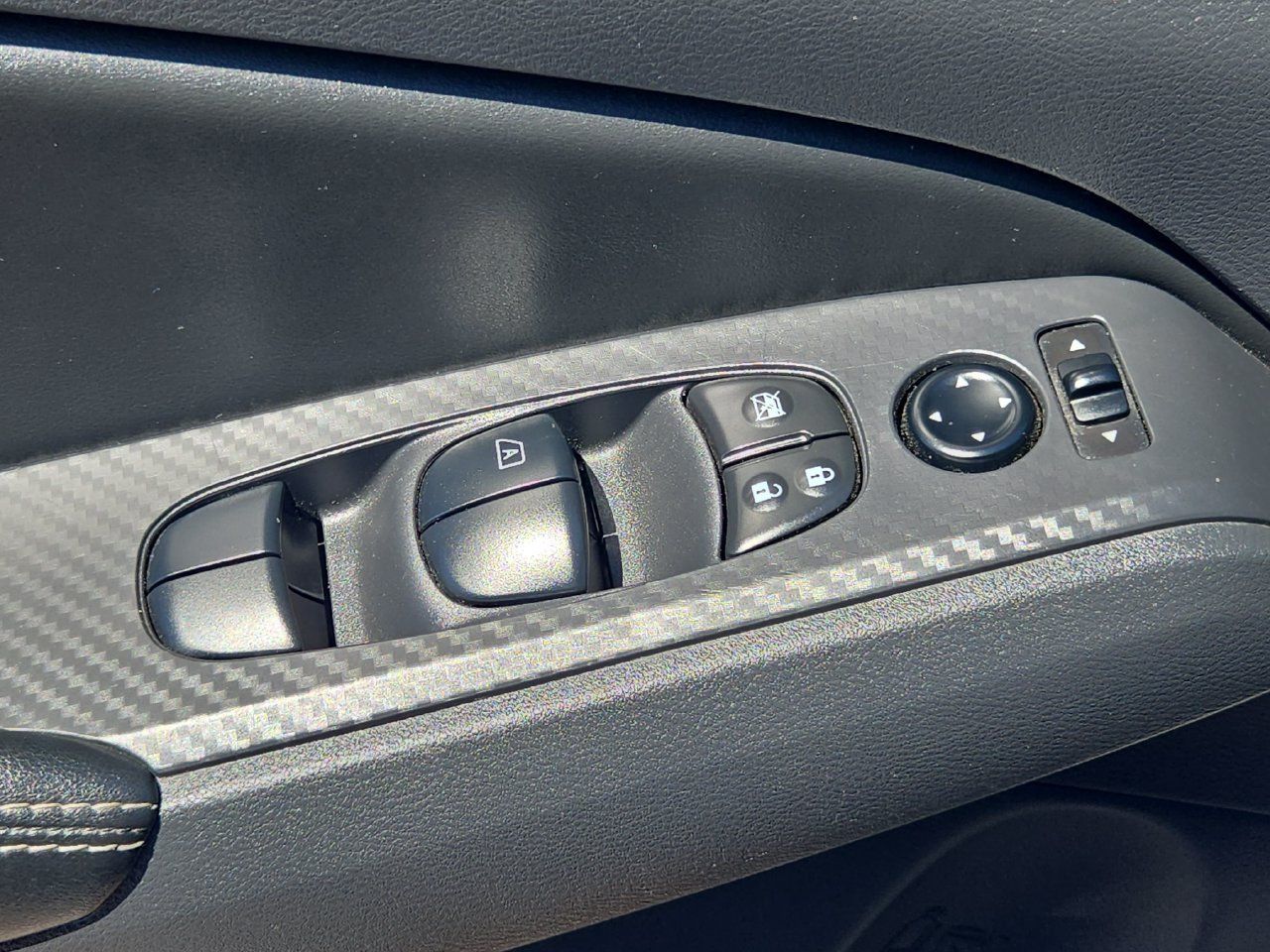 Used 2025 Nissan Altima 2.5 SV FWD image 27