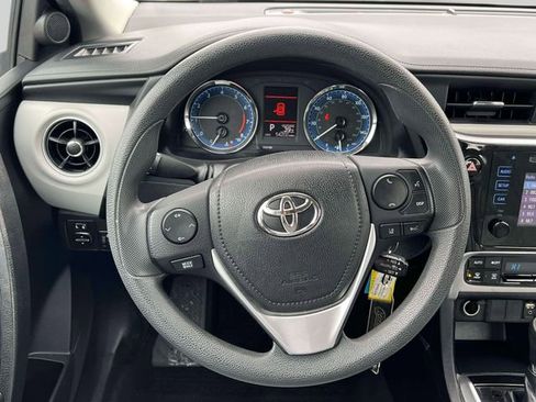 Certified 2018 Toyota Corolla LE image 17
