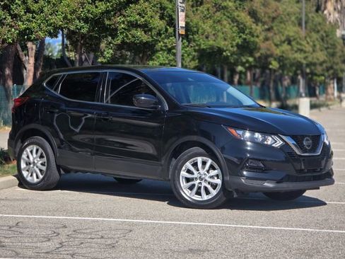 Used 2021 Nissan Rogue Sport S image 5