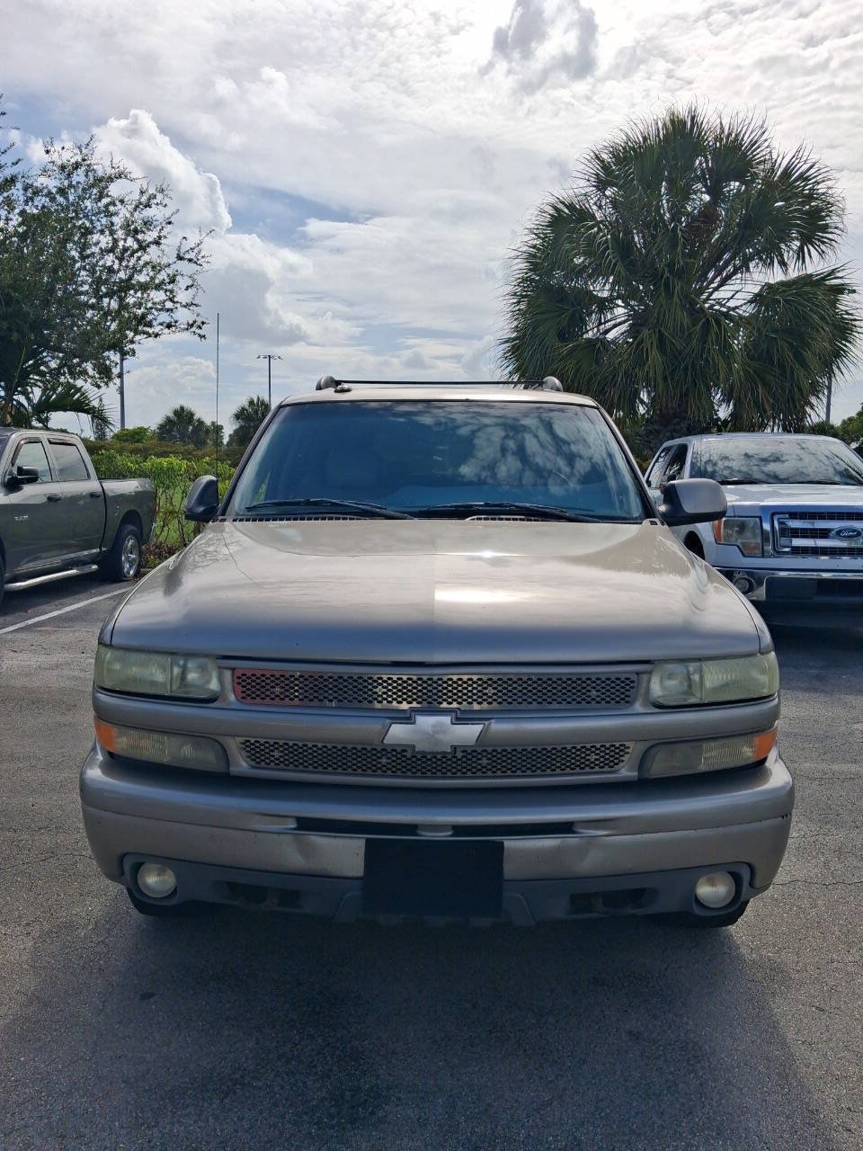 Used 2003 Chevrolet Suburban Z71 AWD/4WD image 3