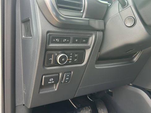 Used 2024 Ford F150 Platinum w/ FX4 Off-Road Package image 25