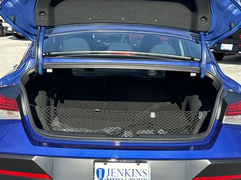 New 2026 Hyundai Elantra Limited image 8