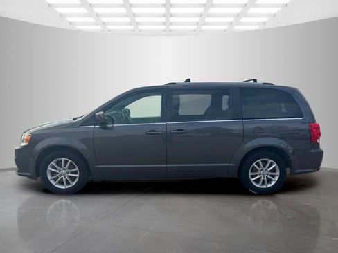 Used 2019 Dodge Grand Caravan SXT image 5