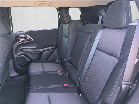 Used 2024 Mitsubishi Outlander ES image 17