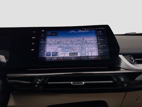 Used 2023 BMW X1 xDrive28i image 9