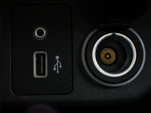 Used 2018 Nissan Kicks SV image 19