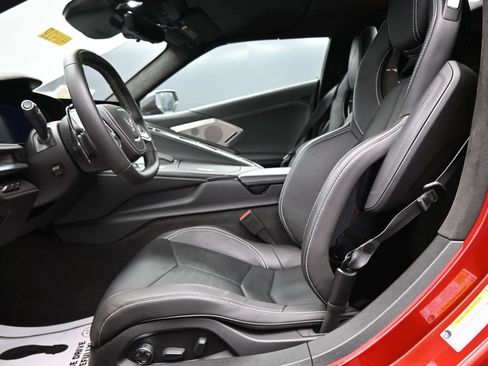 Used 2024 Chevrolet Corvette Stingray Premium Conv w/ Z51 Performance Package RWD image 10