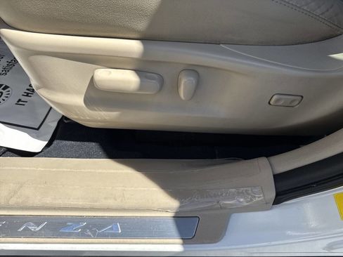 Used 2009 Toyota Venza image 18