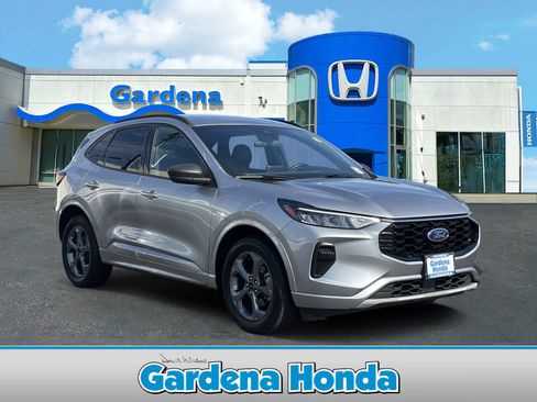 Used 2023 Ford Escape ST-Line AWD/4WD image 1