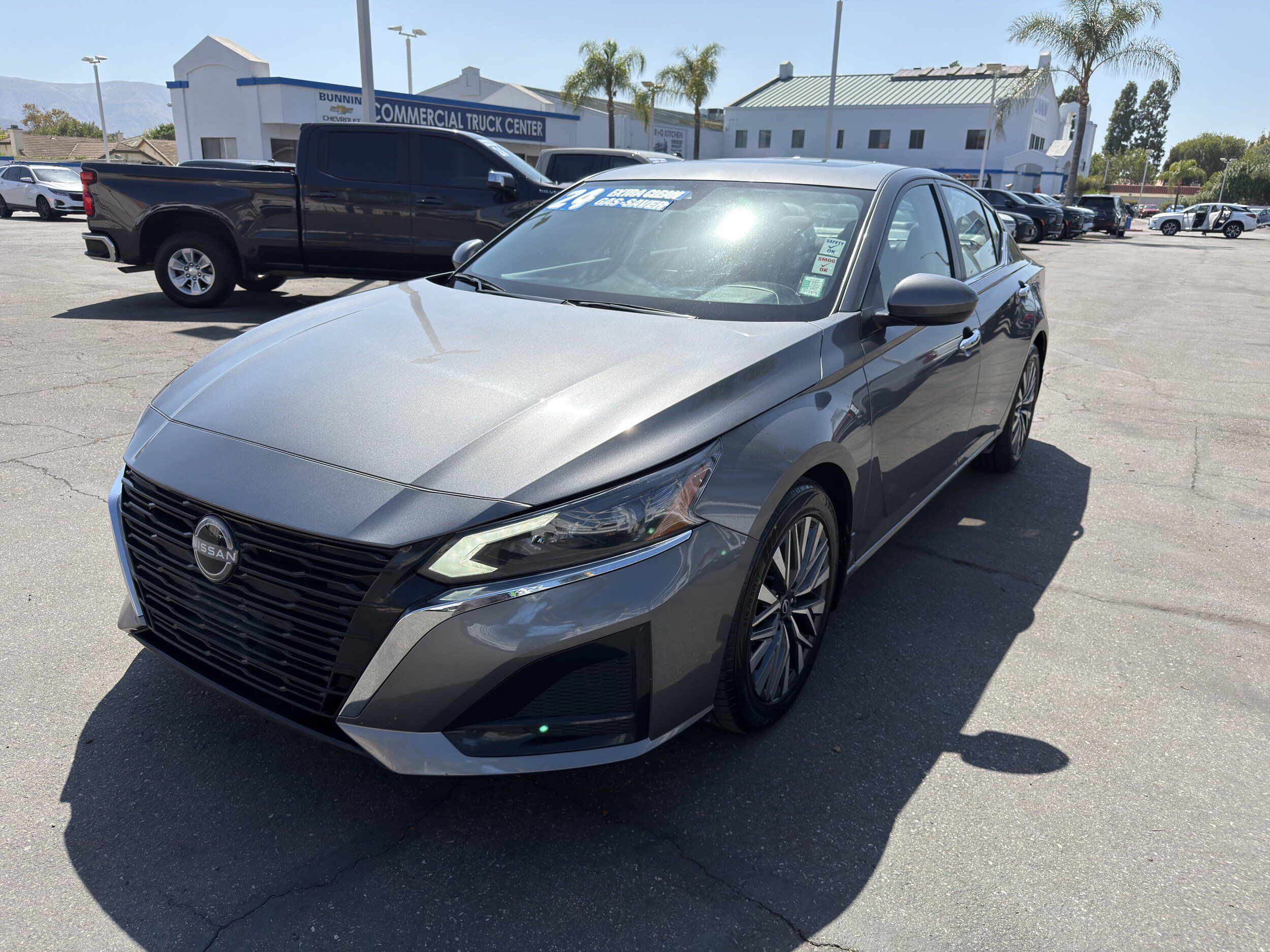 Used 2024 Nissan Altima 2.5 SV w/ SV Premium Package FWD image 4