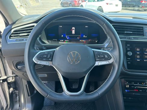 Used 2023 Volkswagen Tiguan SE FWD image 21