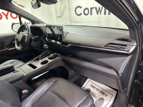 Used 2024 Toyota Sienna XSE w/ XSE Plus Package image 13
