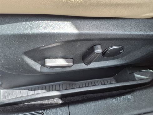 Used 2022 Ford Edge SEL w/ Convenience Package image 13